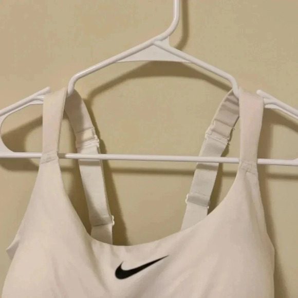 NWOT NIKE [36E] Women's BOLD HIGH SUPPORT Sports/Yoga/Gym Bra-White BQ4127-100 - Picture 6 of 7